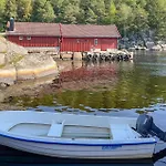 2 Bedroom Lovely In Lindesnes * Lonestranda