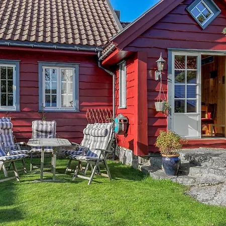 2 Bedroom Lovely In Lindesnes Vakantiehuis