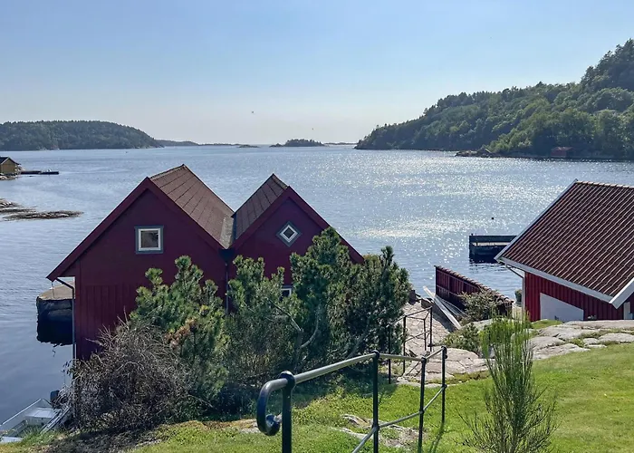 2 Bedroom Lovely In Lindesnes *