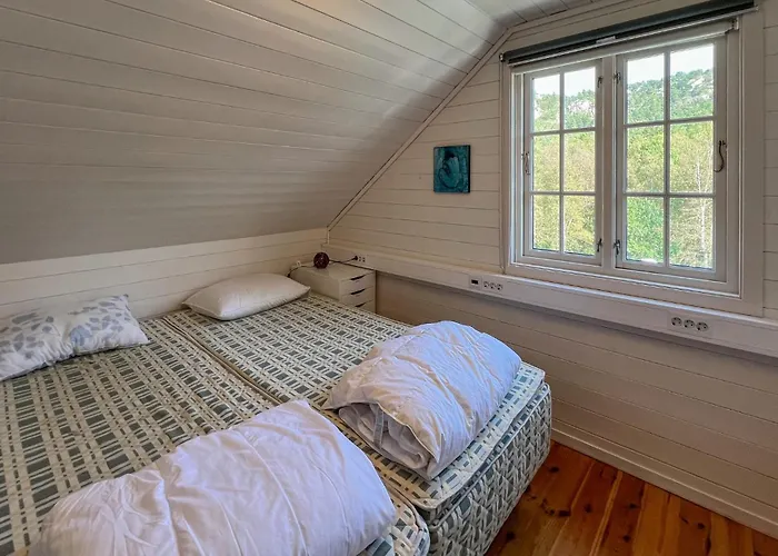 2 Bedroom Lovely In Lindesnes