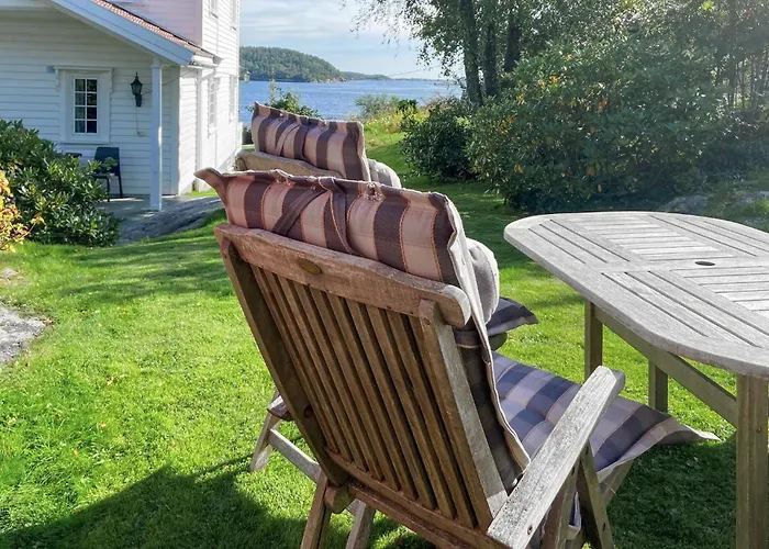 2 Bedroom Lovely In Lindesnes Lonestranda