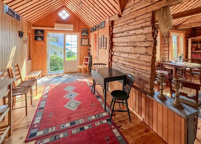 2 Bedroom Lovely In Lindesnes